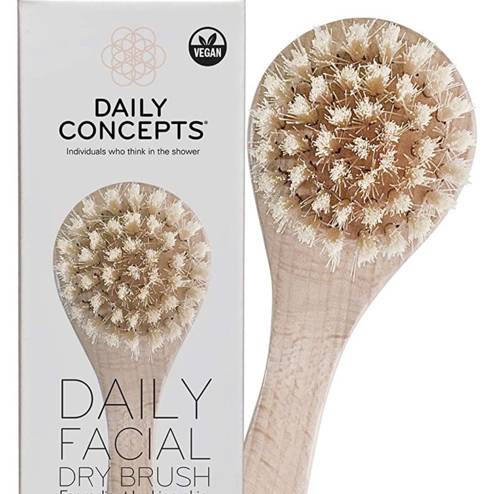 New in box Daily Concepts dry brush